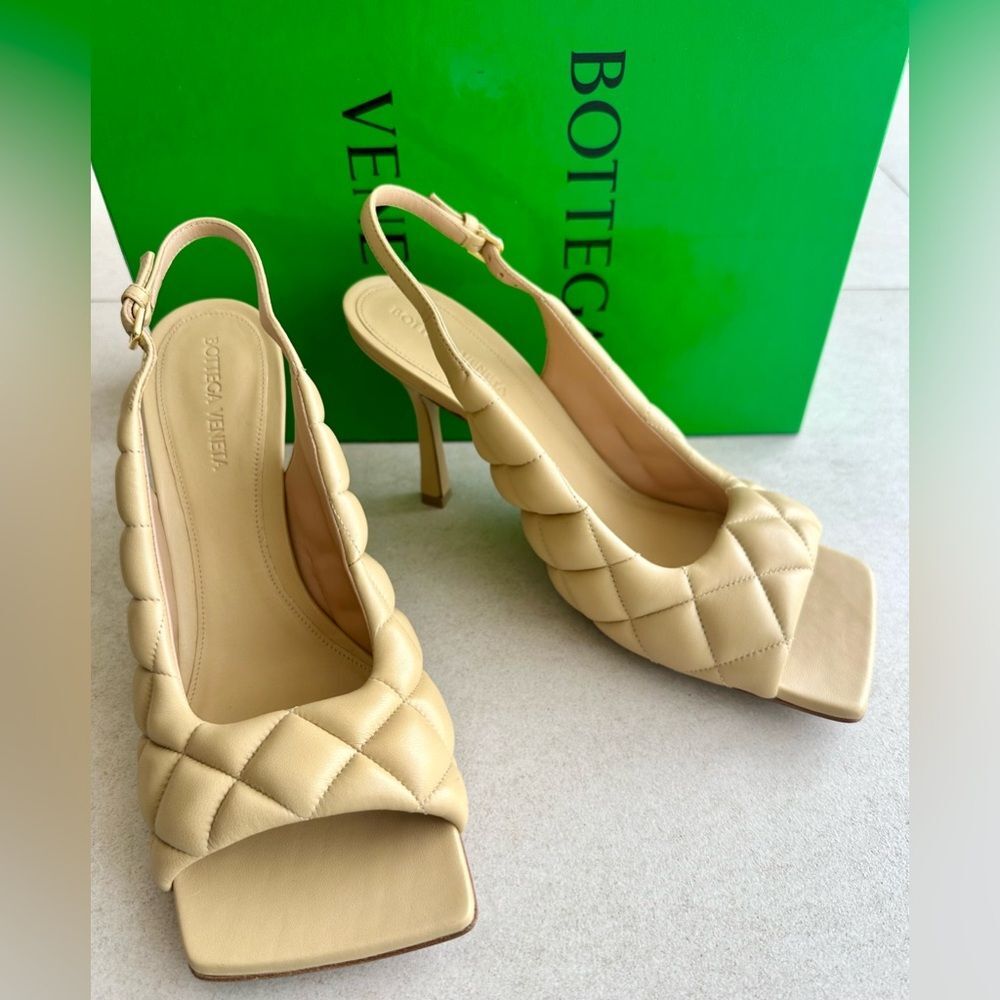 Bottega Veneta Padded Leather Slingback Heels Sandals in Cane Sugar EU 39 US 9
